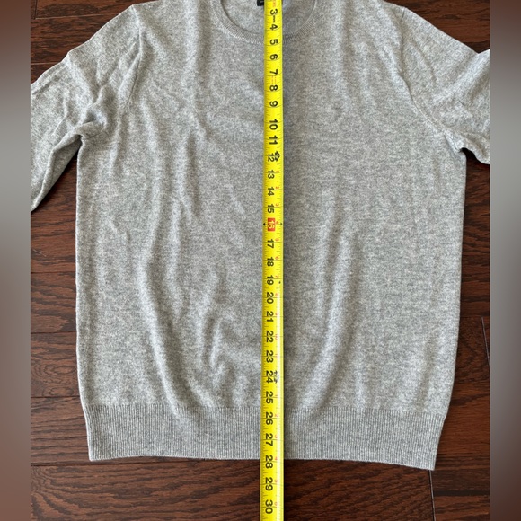 J. Crew - 100% Cashmere Crewneck Sweater - Picture 7 of 7